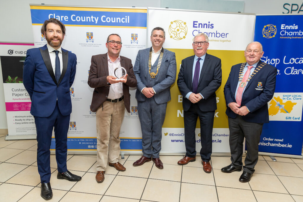 Pictured at the Awards Ceremony in Glor, Left to Right: Colm O’Regan , Author and Comedian and Awards MC, Peter Murphy, Ei, Darragh McAllister, President of Ennis Chamber, Gerry Murphy, Ei, PJ Ryan, Cathaoirleach Clare County Council.